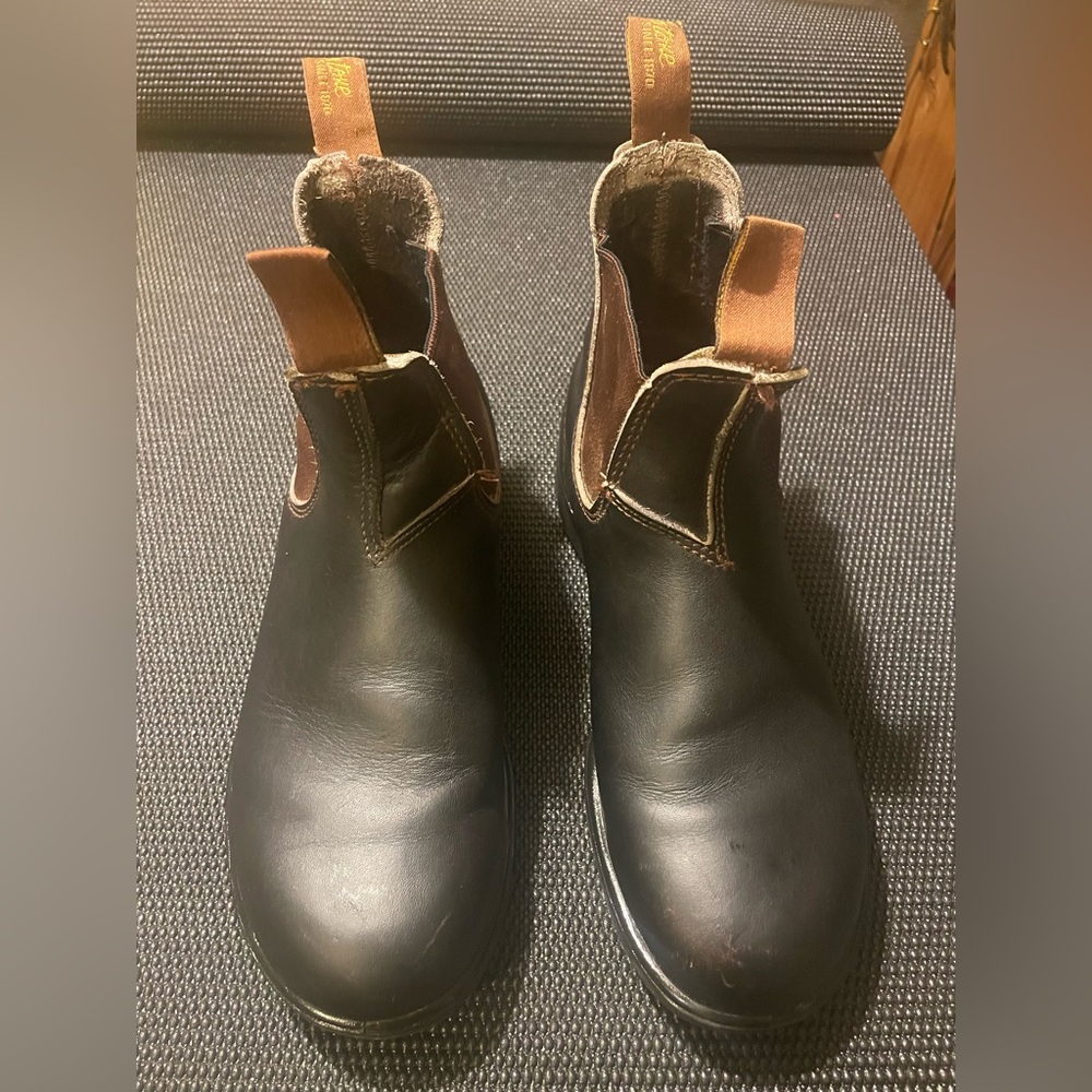 Blundstone size 39 (8.5) boots